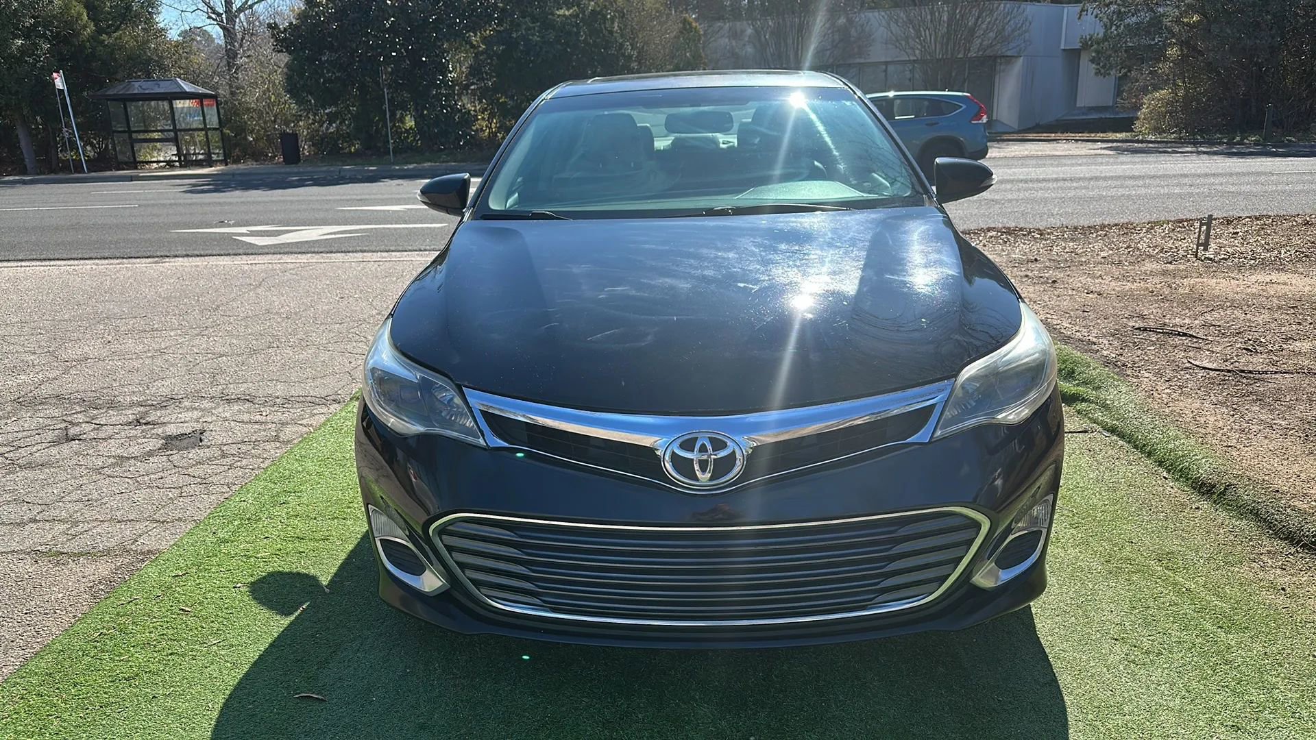 Used 2013 Toyota Avalon XLE Premium FWD image 2