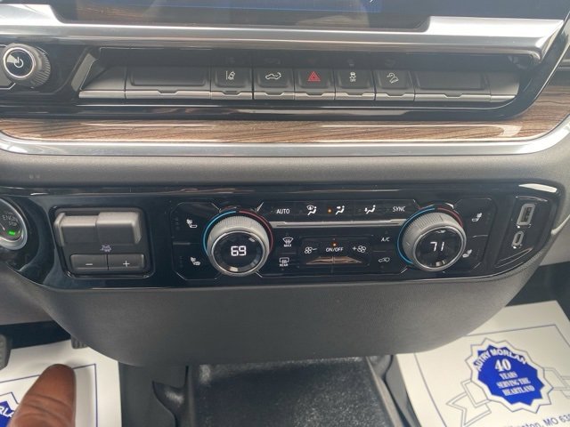 Used 2024 Chevrolet Silverado 2500 LT w/ Convenience Package image 18