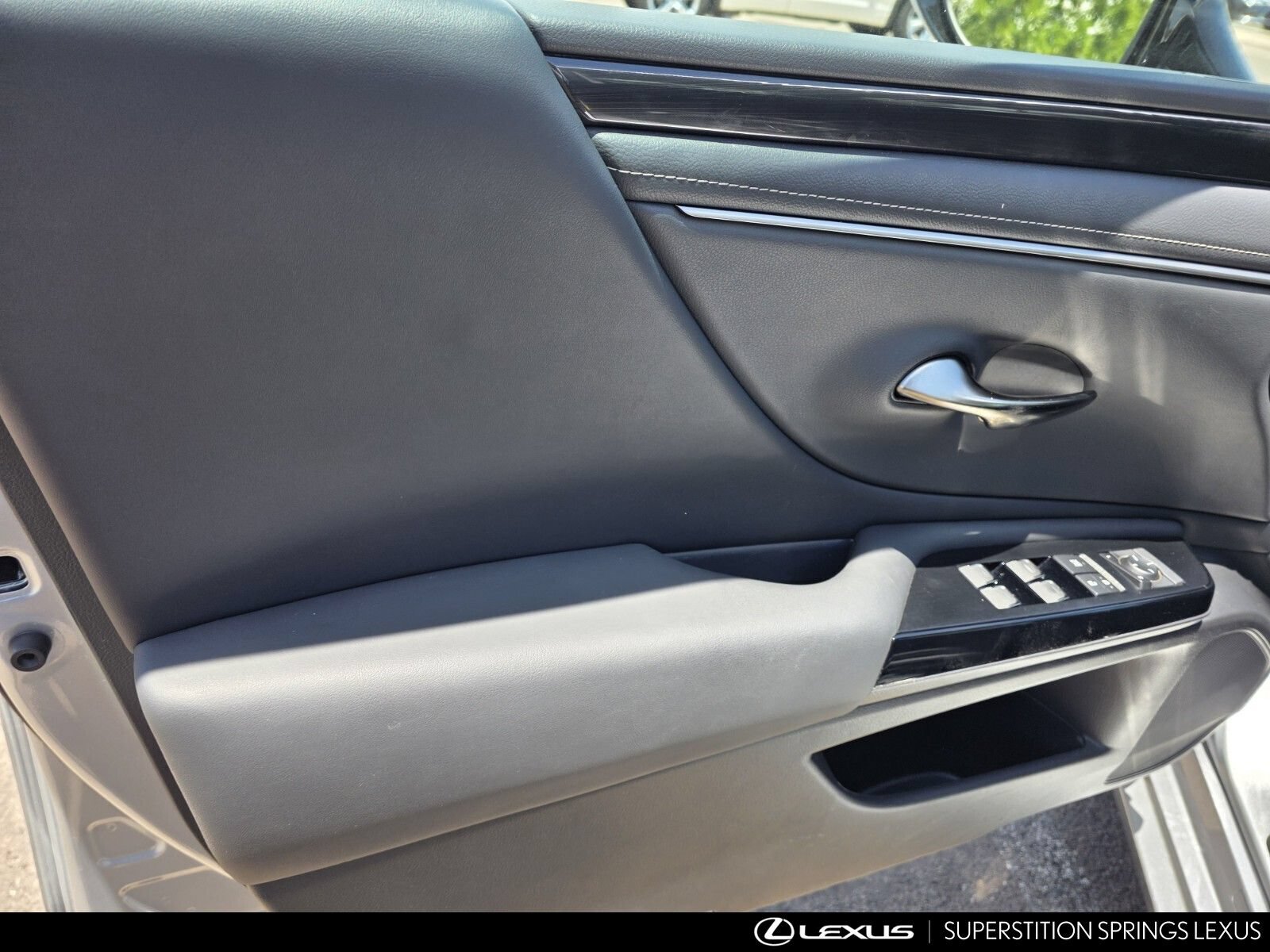 Certified 2025 Lexus ES 350 w/ Accessory Package (Z2) FWD image 12