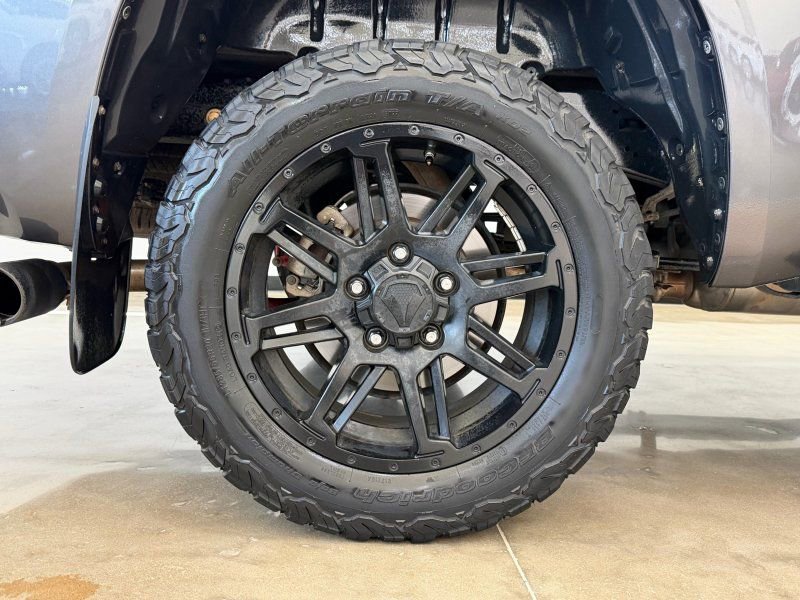 Used 2018 Toyota Tundra SR5 w/ SR5 Upgrade Package RWD image 9