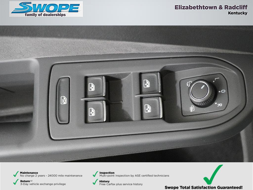 Used 2025 Volkswagen GTI SE FWD image 14