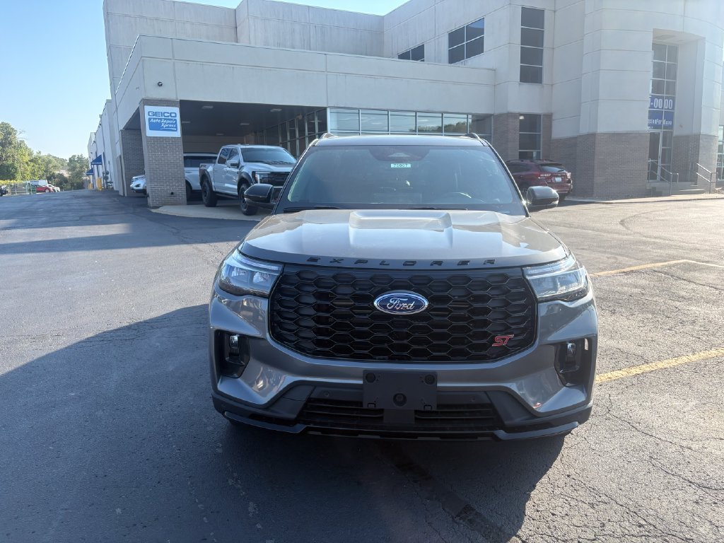 New 2026 Ford Explorer ST w/ Sun And Sound Package AWD/4WD image 8