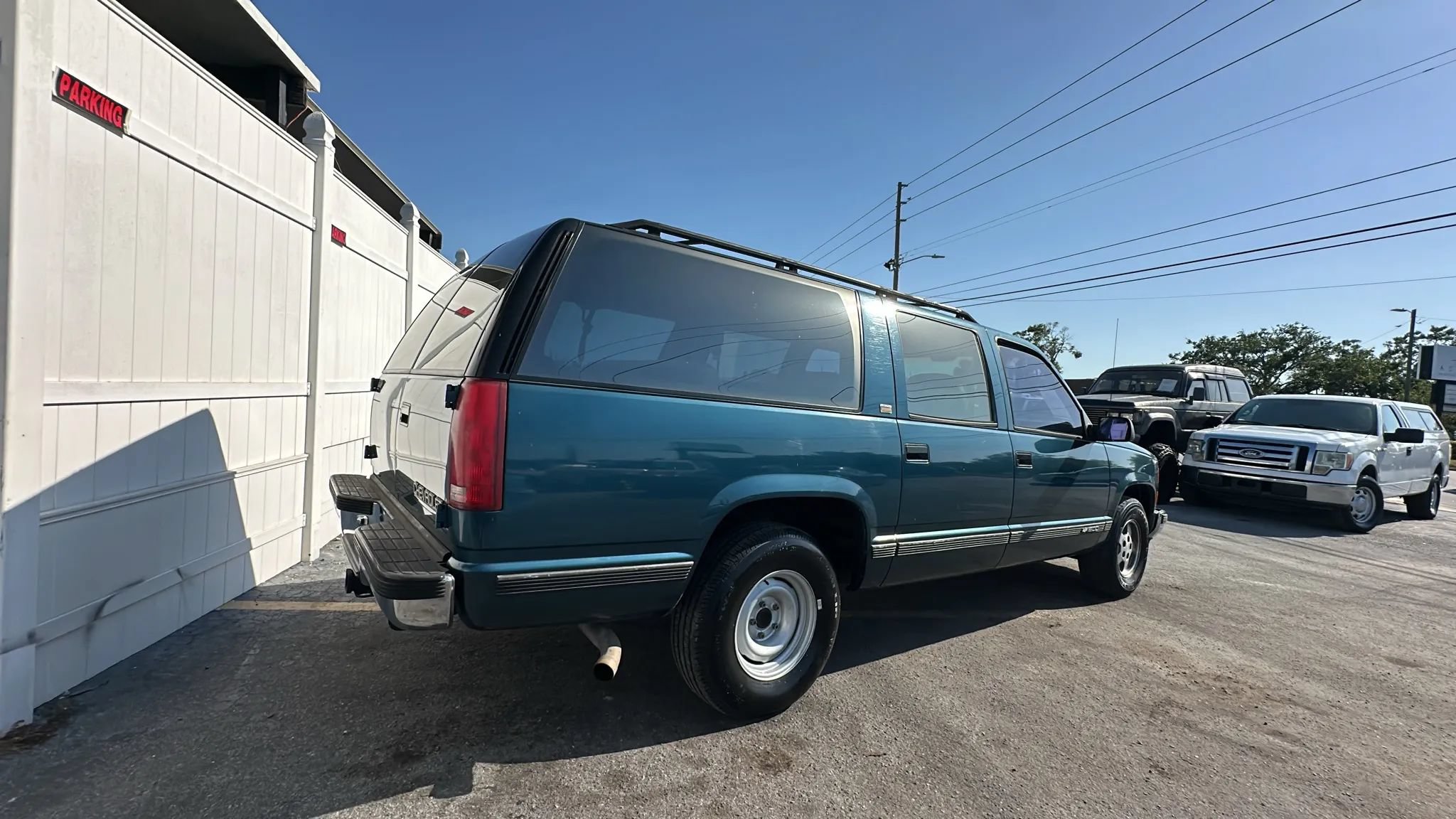 Used 1994 Chevrolet Suburban 2WD image 4