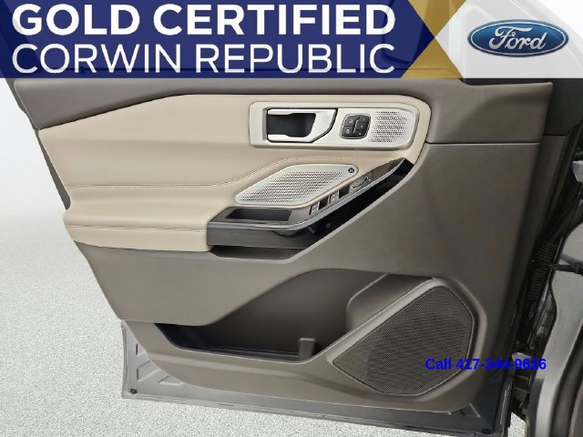 Used 2023 Ford Explorer Platinum w/ Technology Package AWD/4WD image 25