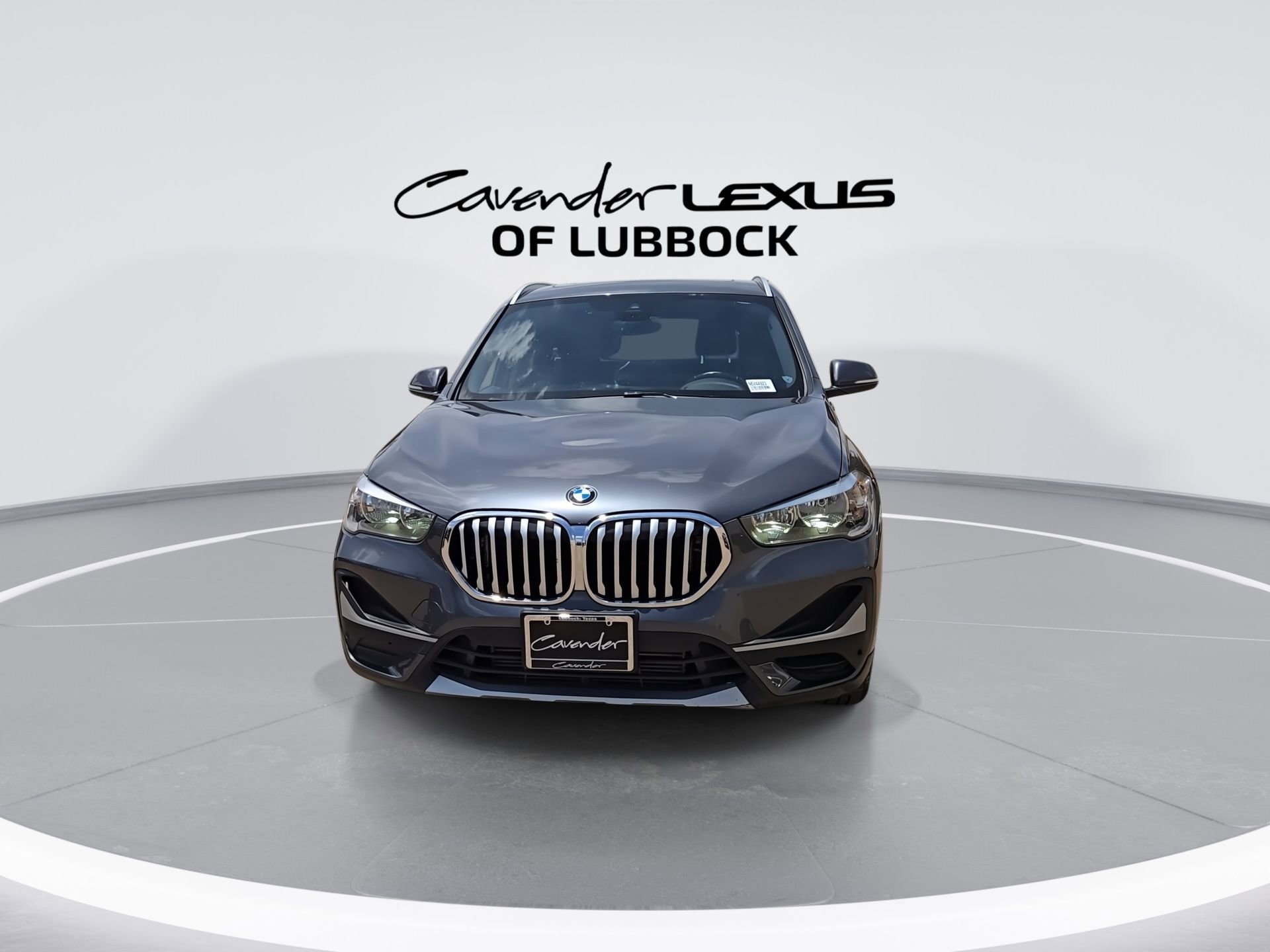 Used 2022 BMW X1 xDrive28i AWD/4WD image 3