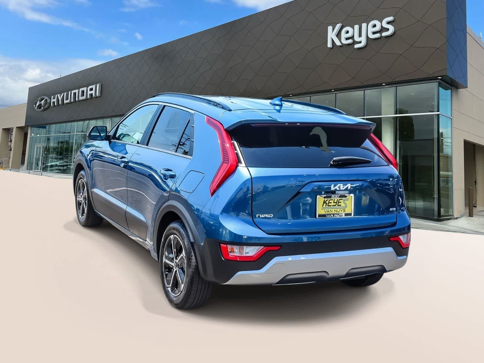 Used 2025 Kia Niro EX FWD image 7