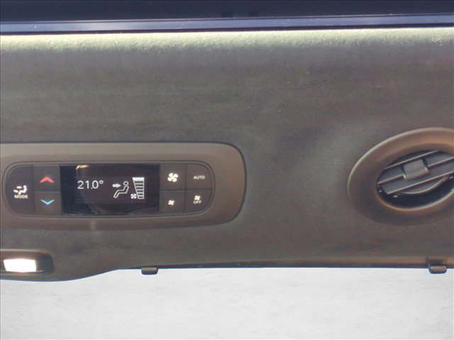 Used 2021 Chrysler Pacifica Pinnacle FWD image 19