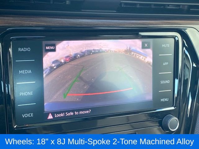 Used 2022 Volkswagen Passat 2.0T image 9
