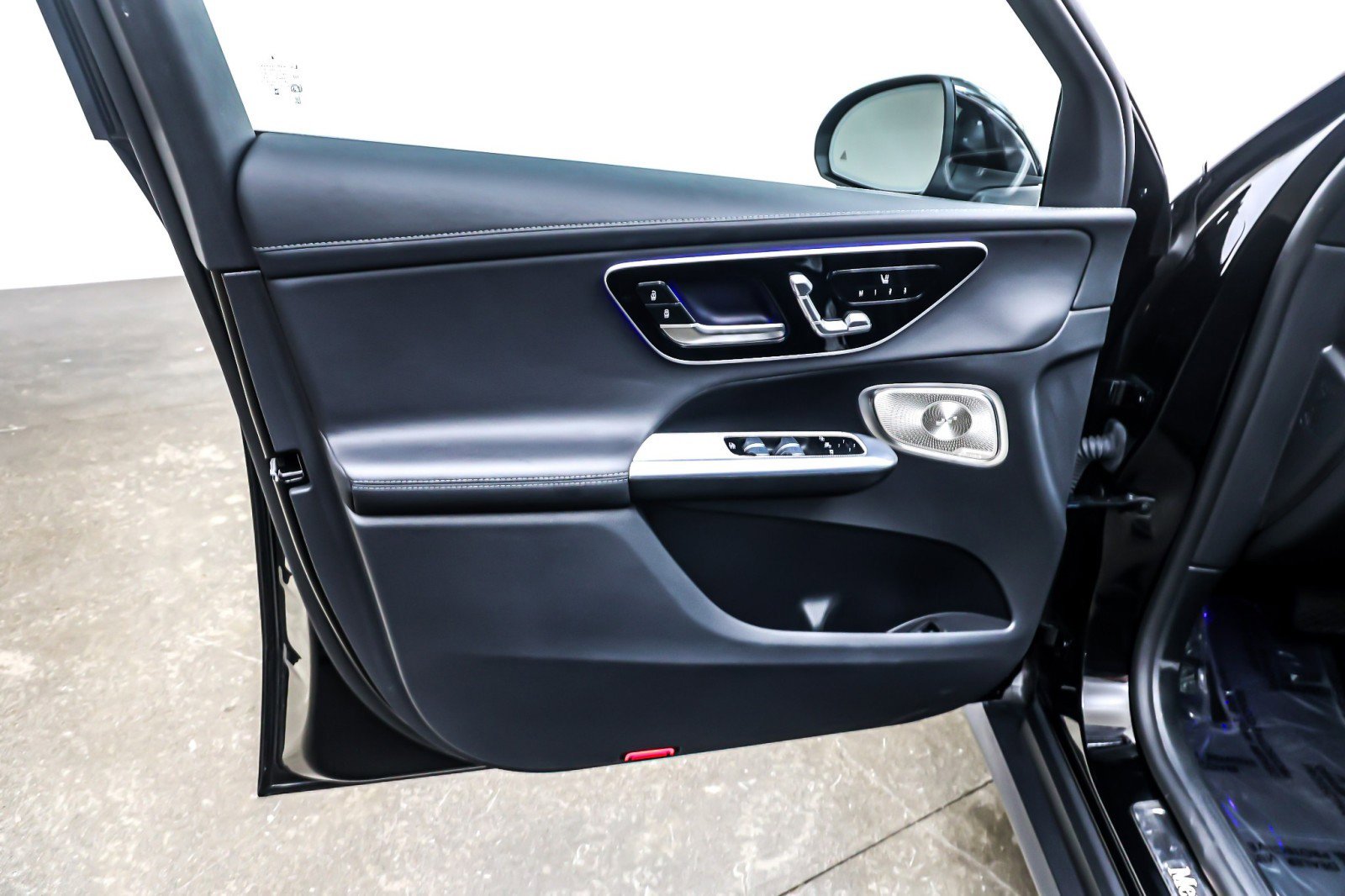 Used 2024 Mercedes-Benz GLC 300 image 22