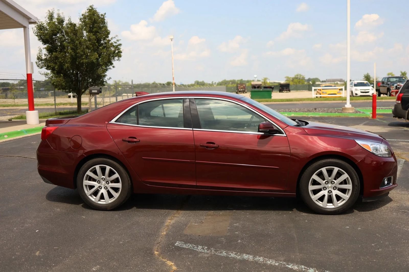 Used 2015 Chevrolet Malibu LT w/ Leather Package FWD image 4