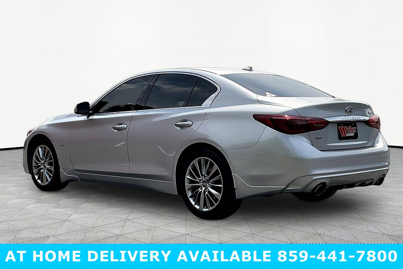Used 2018 INFINITI Q50 Luxe w/ Essential Package (3.0T Luxe) AWD/4WD image 4