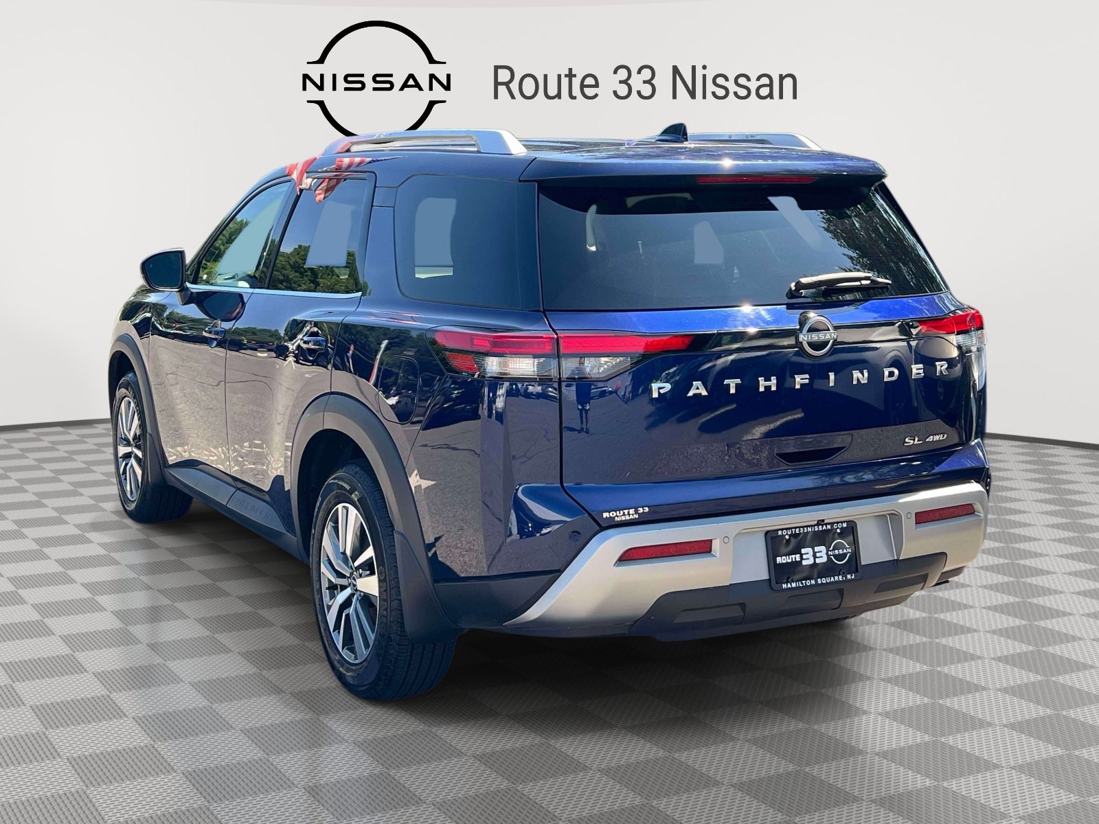 Used 2024 Nissan Pathfinder SL AWD/4WD image 3