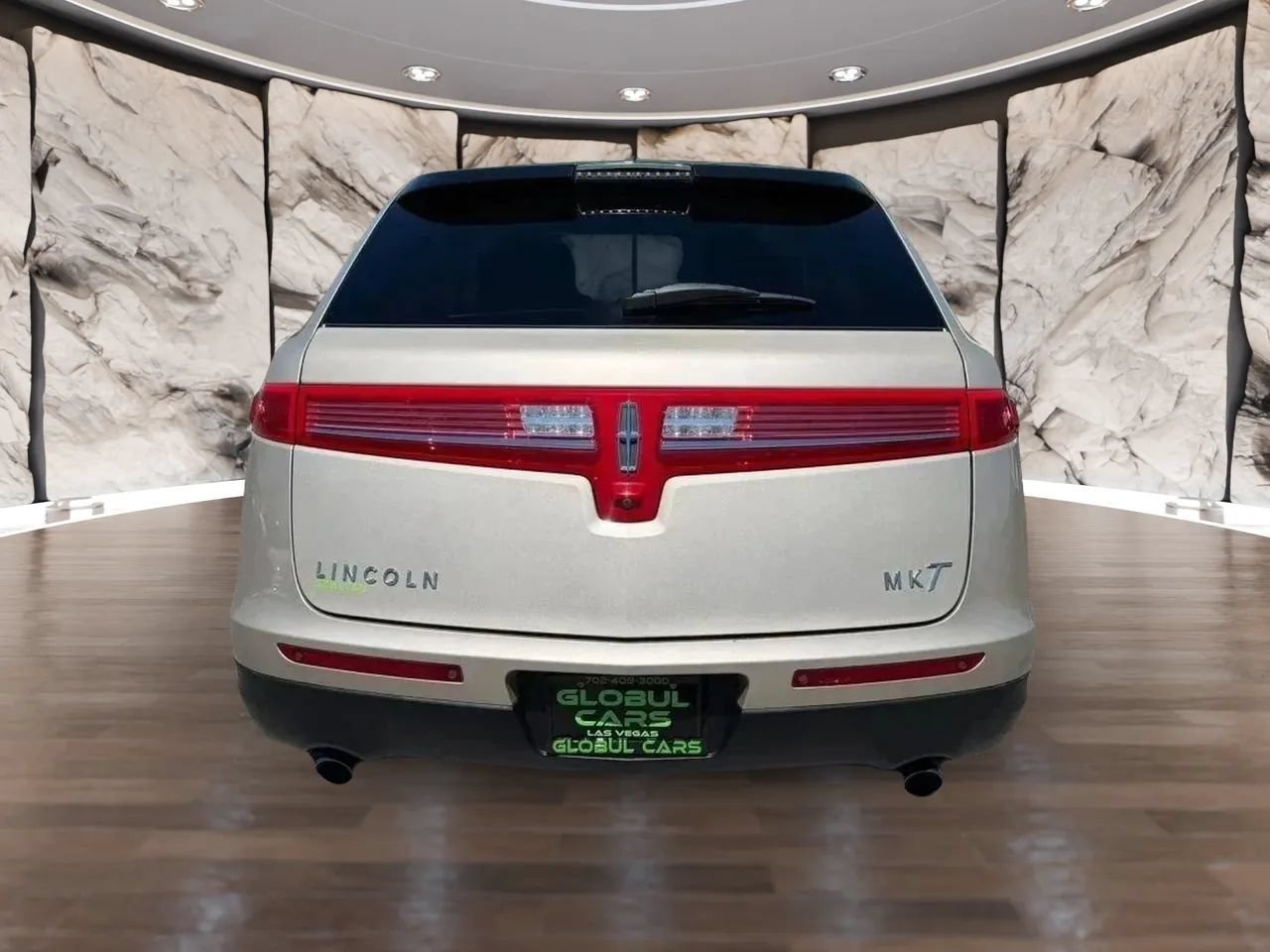 Used 2017 Lincoln MKT AWD image 6