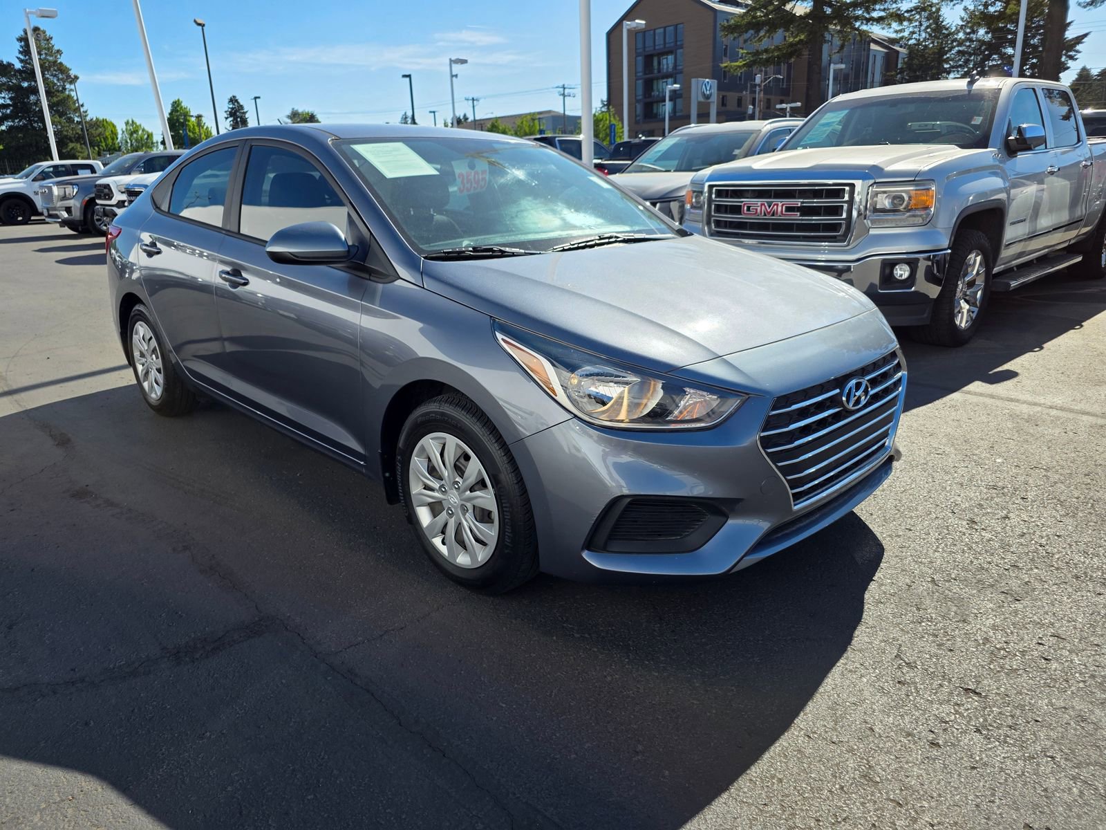Used 2020 Hyundai Accent SE FWD image 1