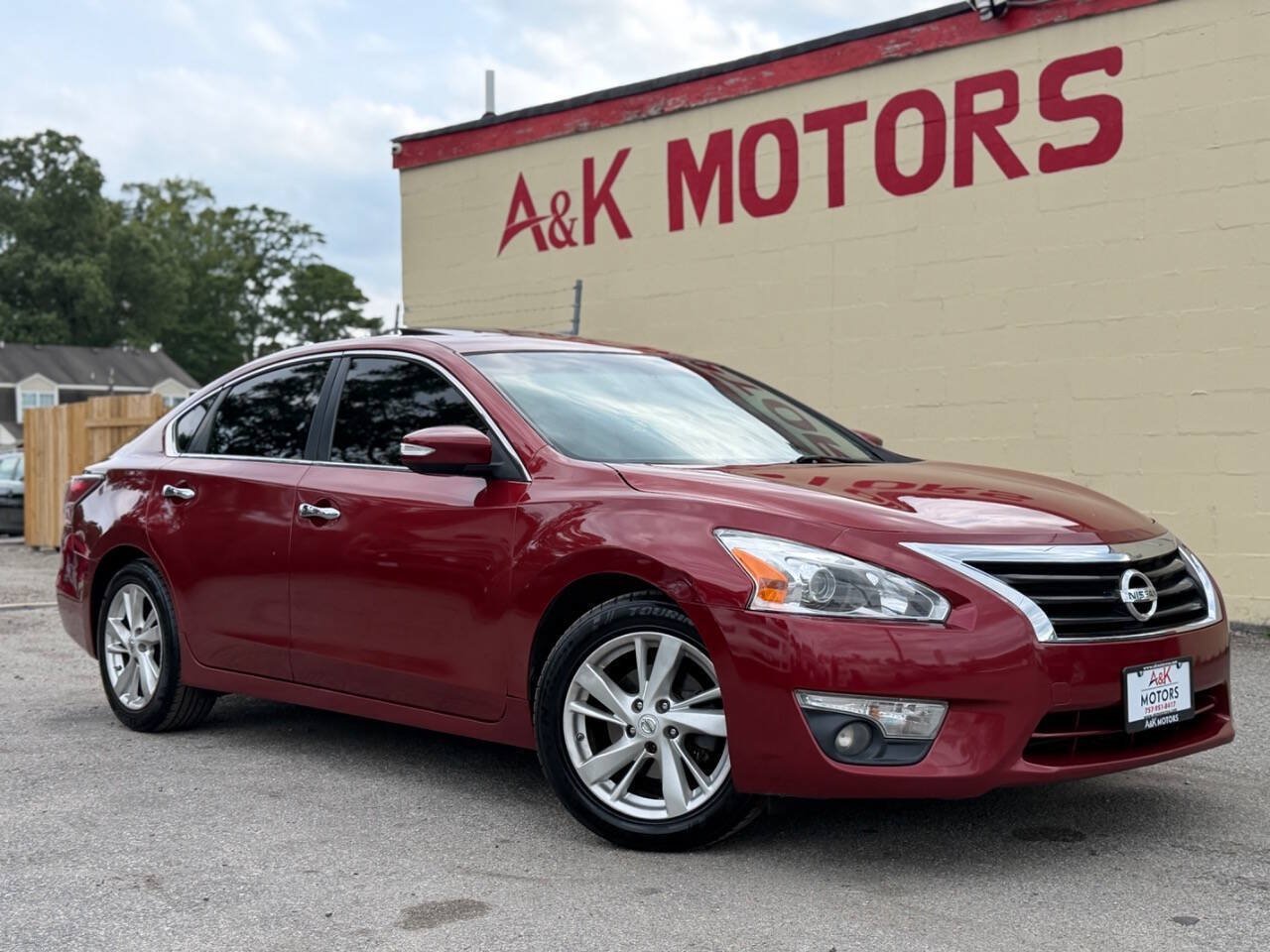 Used 2014 Nissan Altima 2.5 SL w/ Technology Package FWD image 1