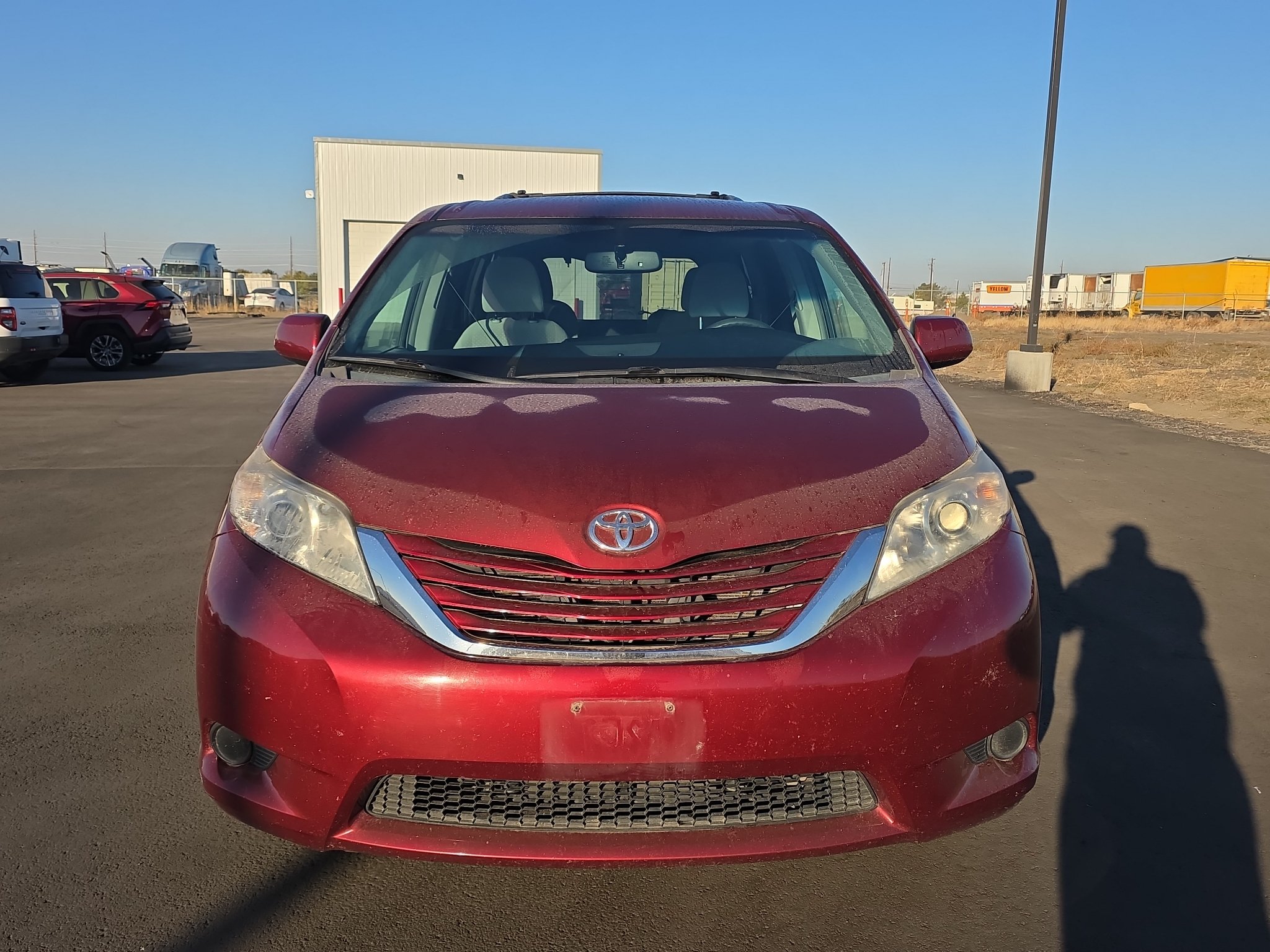 Used 2015 Toyota Sienna LE FWD image 2