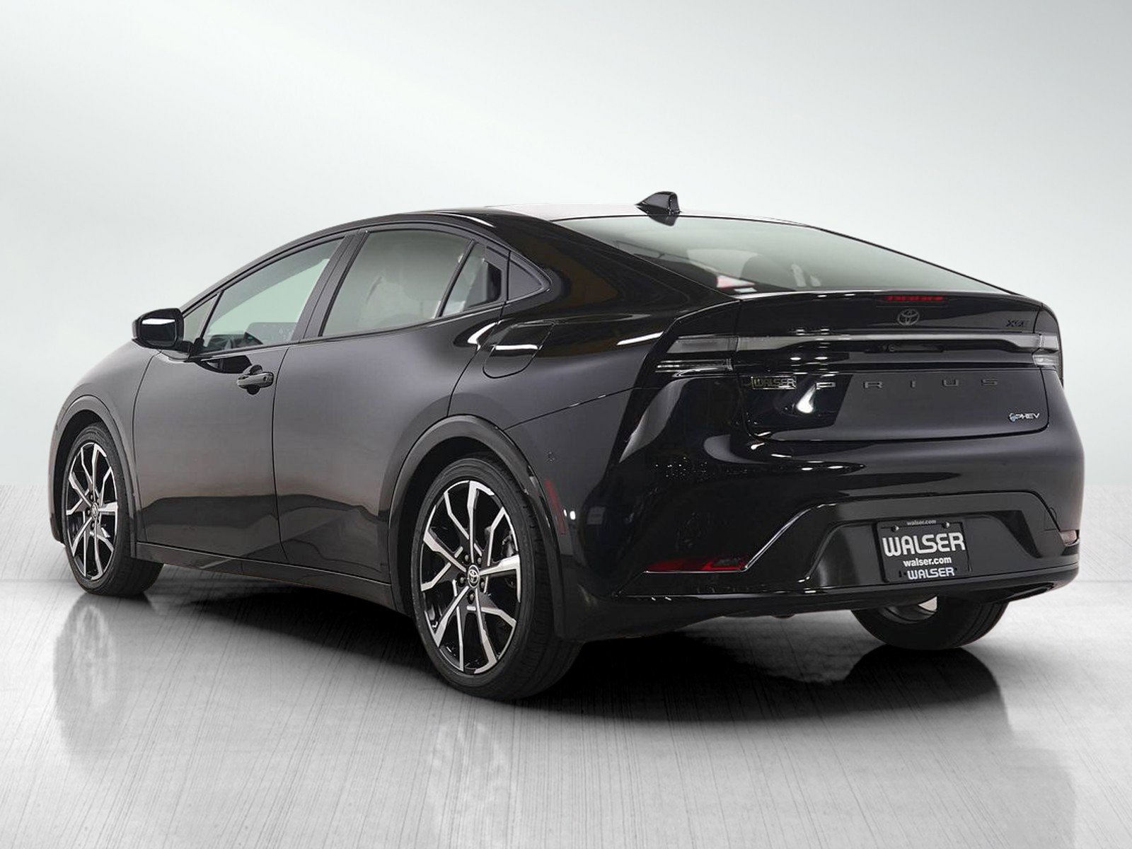 Used 2026 Toyota Prius Plug-In Hybrid w/ Limited Premium Package image 3