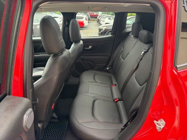 Used 2023 Jeep Renegade Trailhawk w/ Sun/Sound Group AWD/4WD image 12