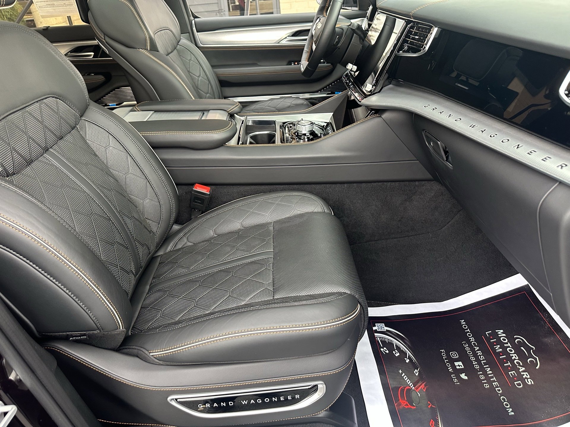 Used 2023 Jeep Grand Wagoneer Series III w/ Rear-Seat Entertainment Group image 32