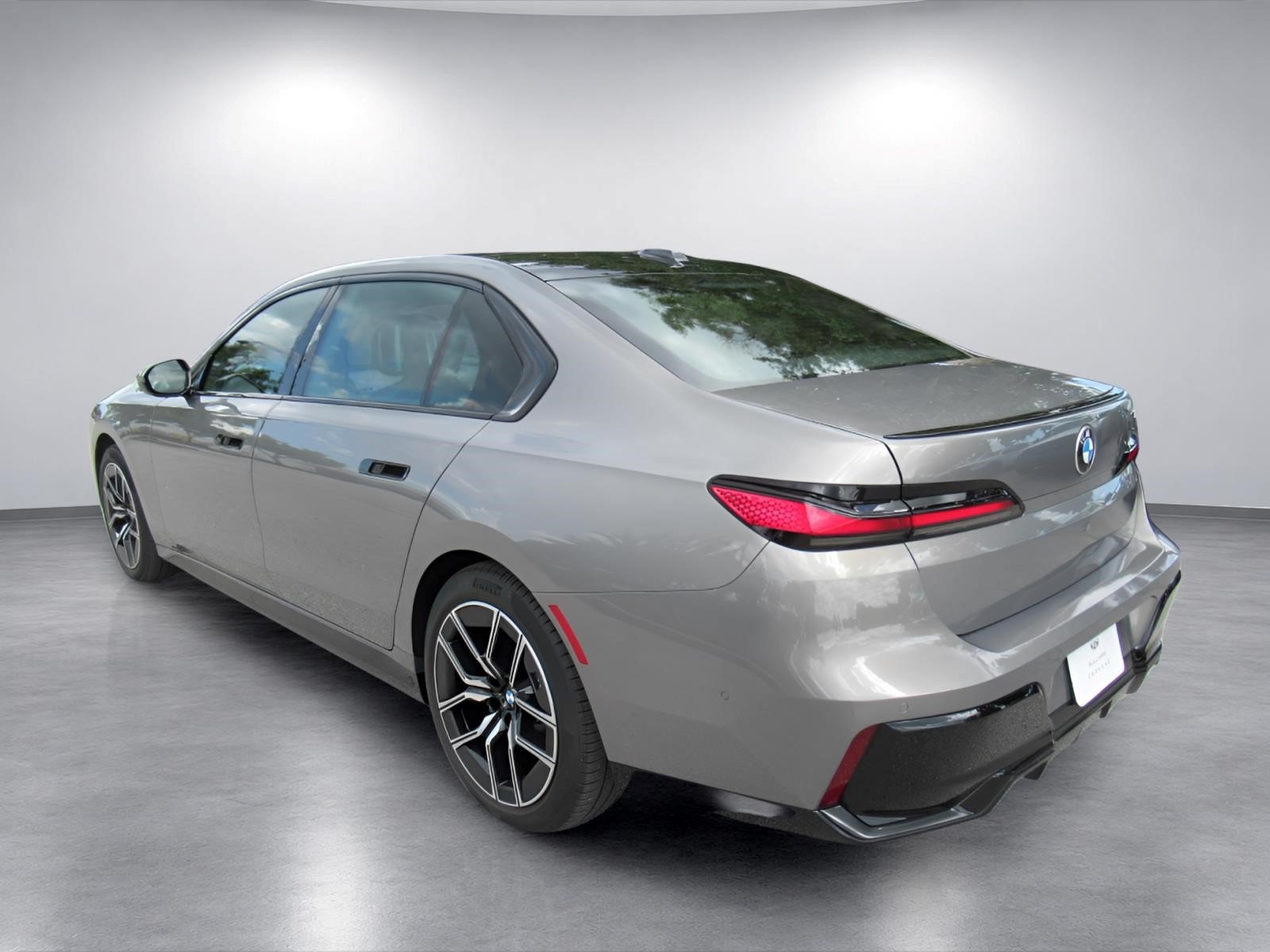 Used 2023 BMW 740i RWD image 5