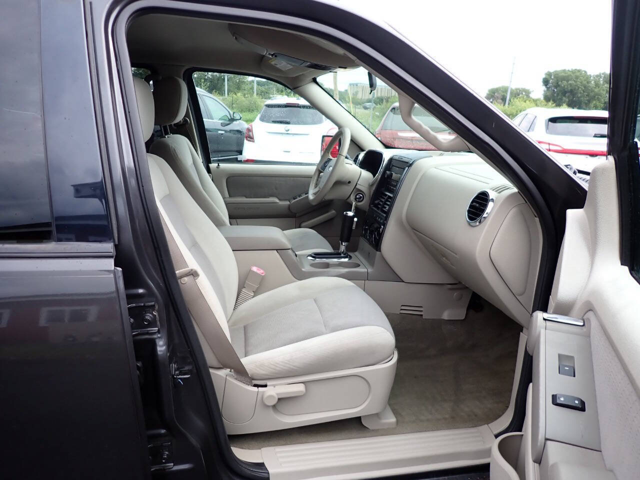 Used 2007 Ford Explorer XLT AWD/4WD image 9
