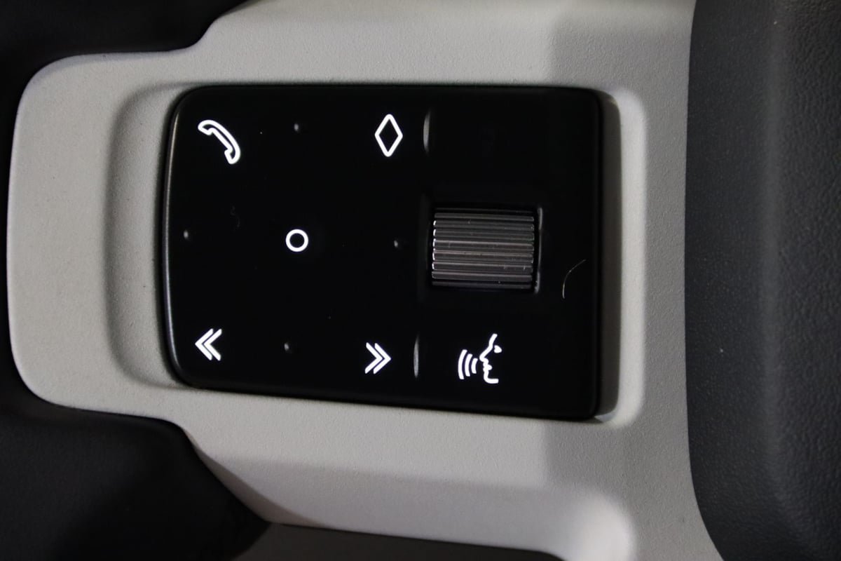 Used 2025 Land Rover Defender 110 S AWD/4WD image 16