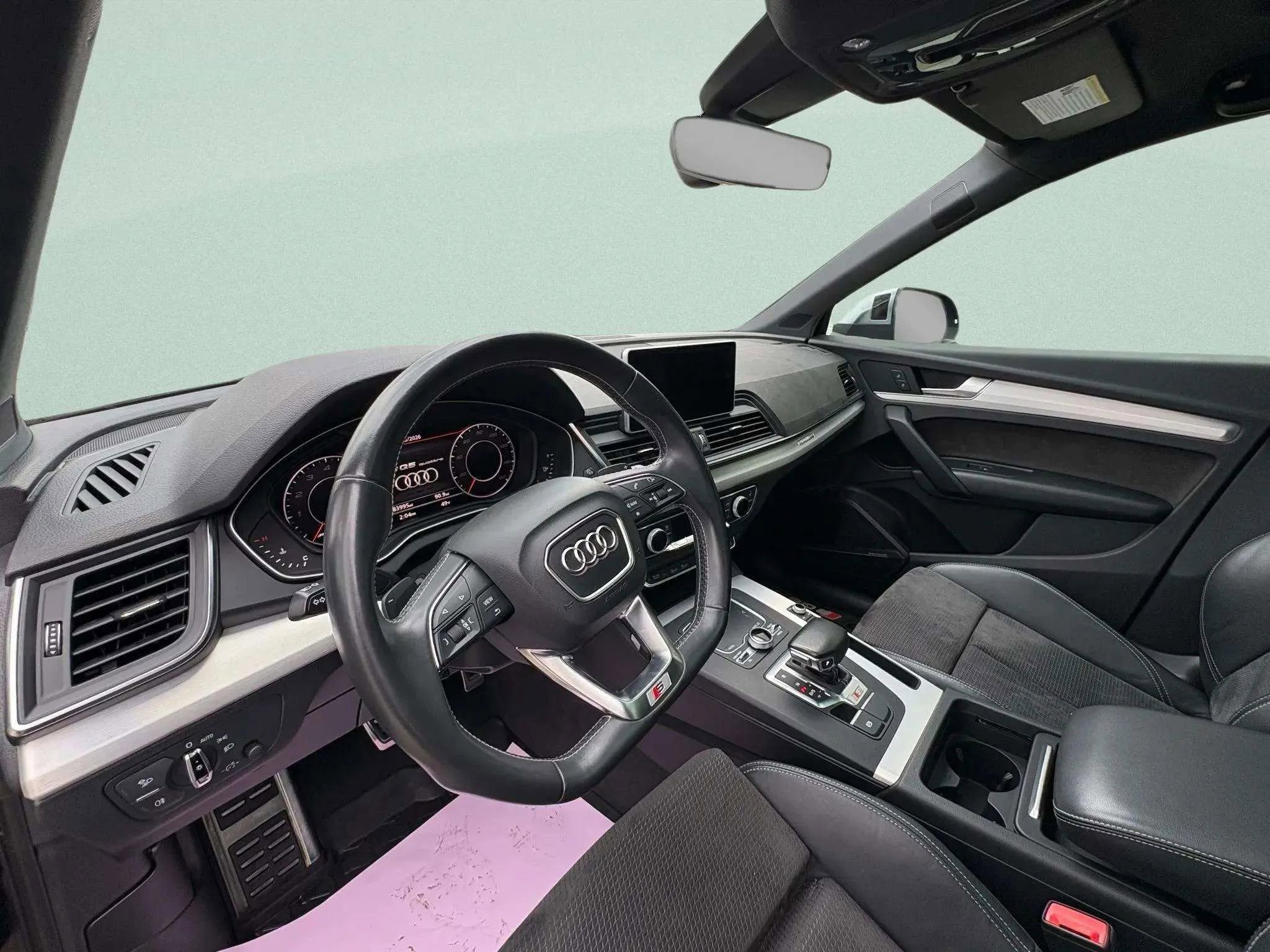 Used 2018 Audi SQ5 Premium Plus w/ Navigation Package image 28