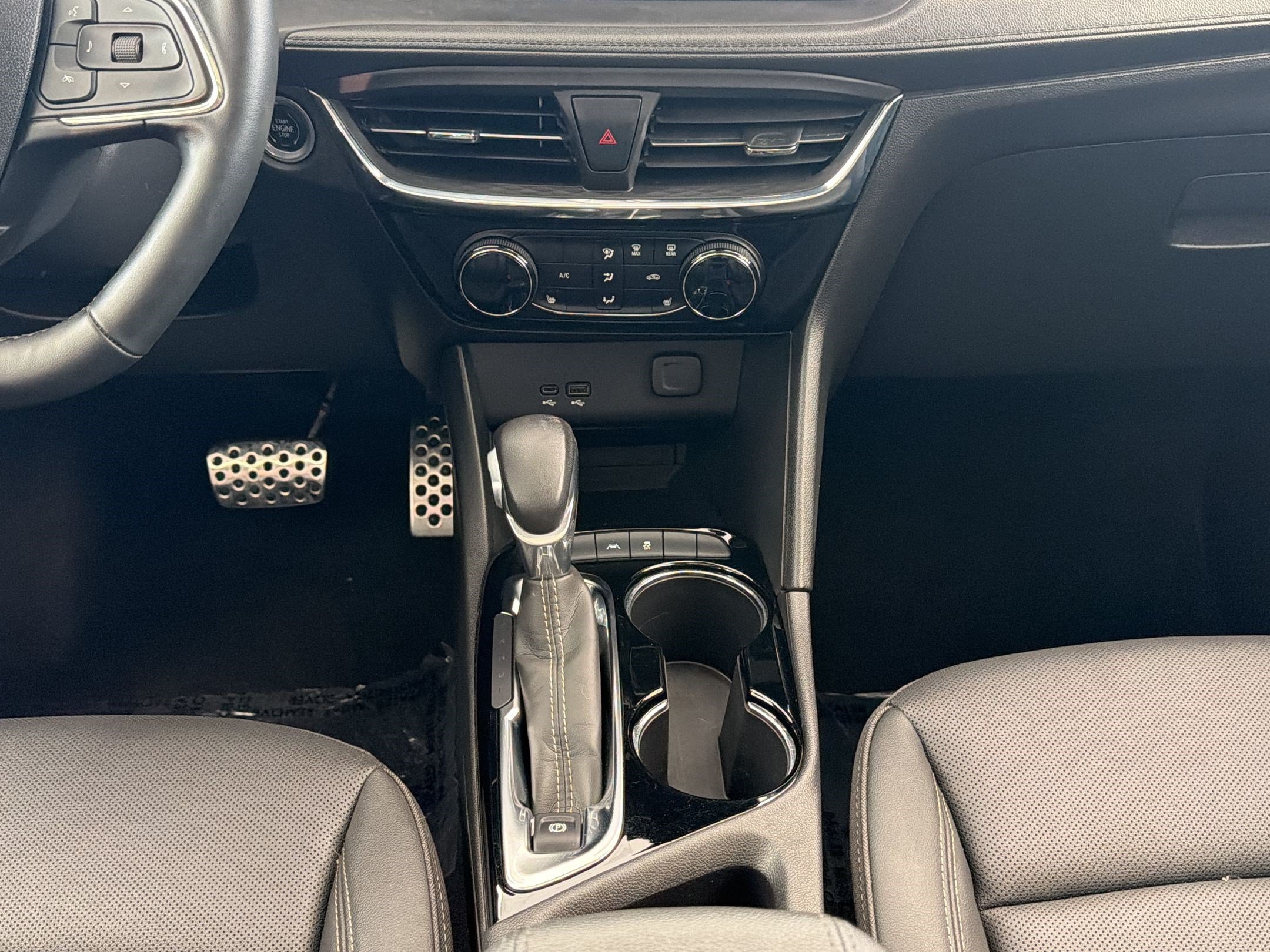 Used 2024 Buick Encore GX Sport Touring w/ Experience Buick Package FWD image 17
