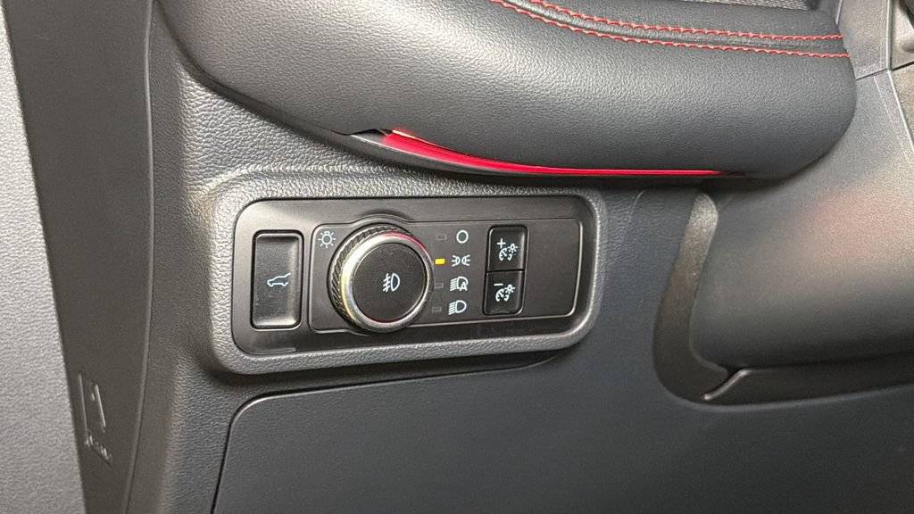 Used 2025 Ford Explorer ST AWD/4WD image 27