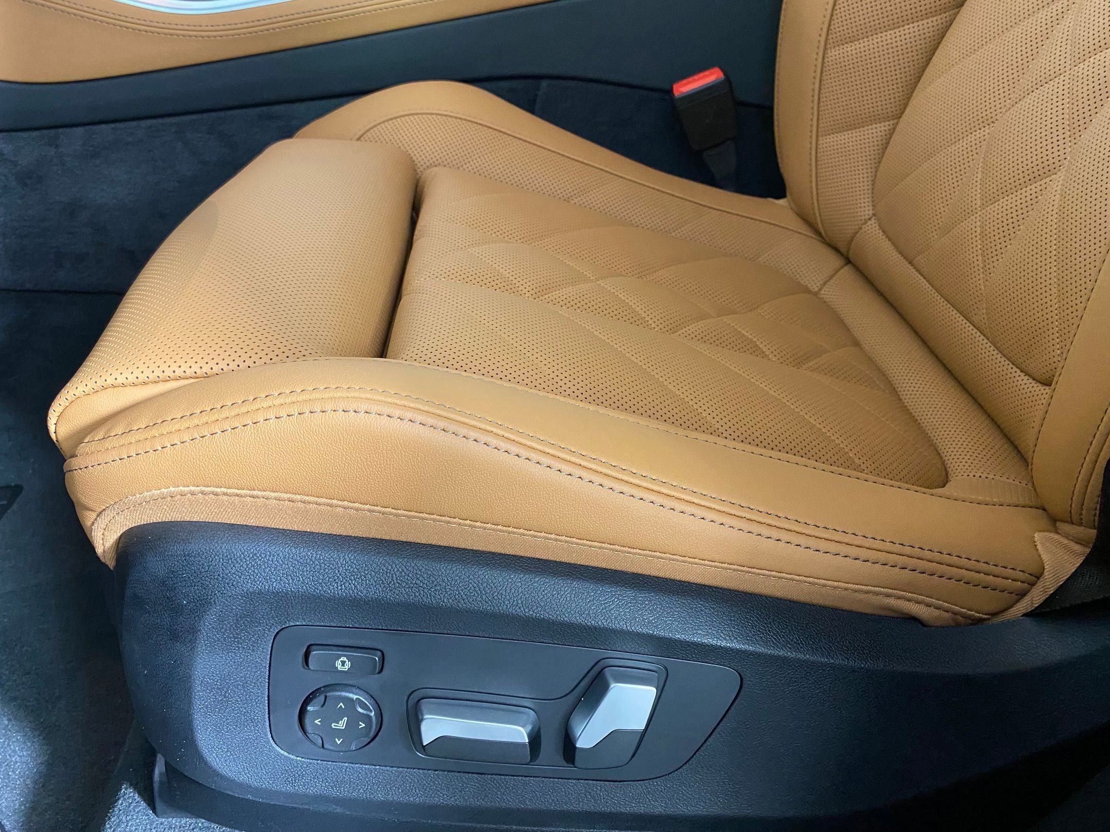 Used 2026 BMW X5 sDrive40i w/ Premium Package image 11