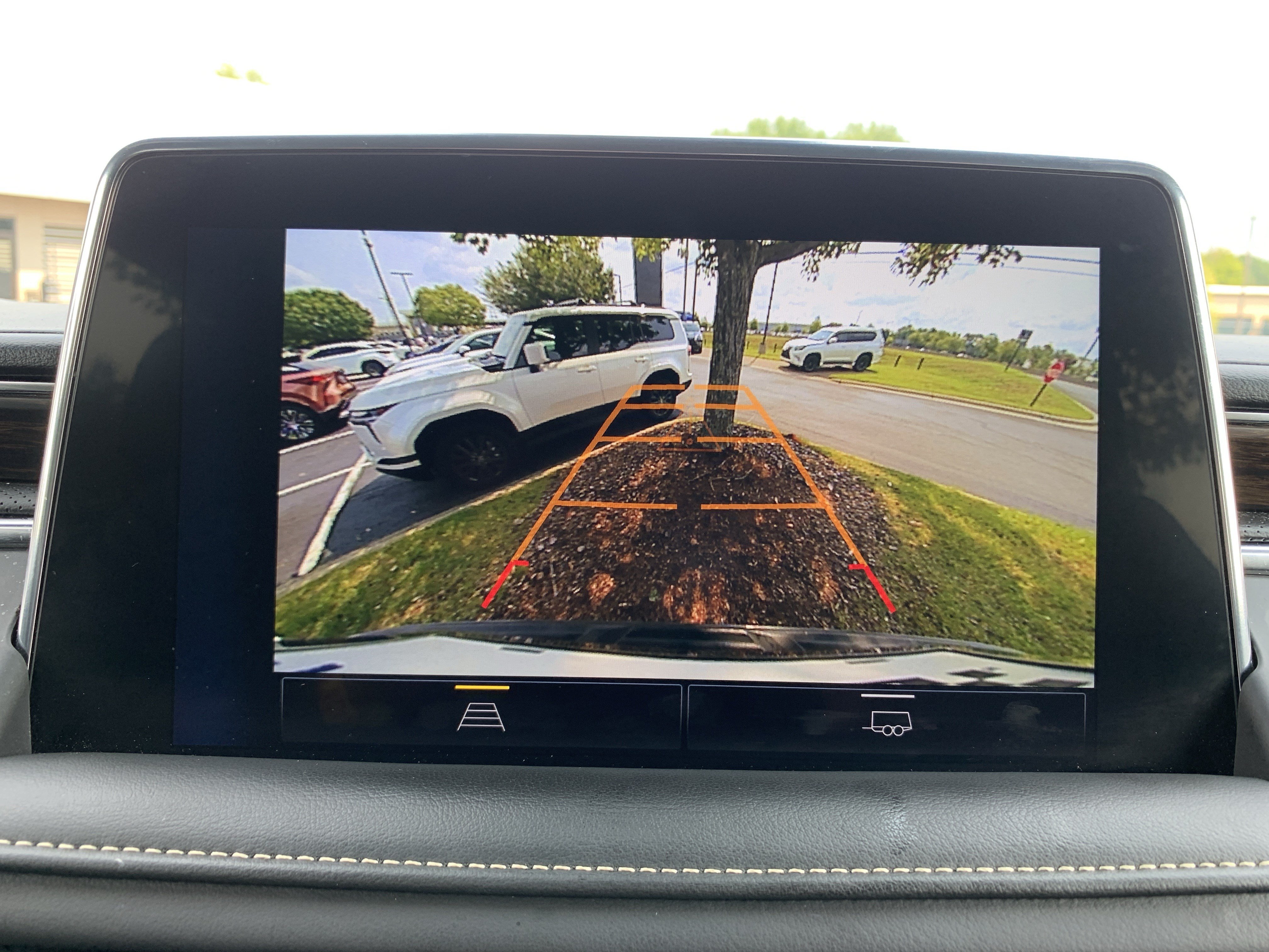 Used 2023 Chevrolet Tahoe Premier AWD/4WD image 25
