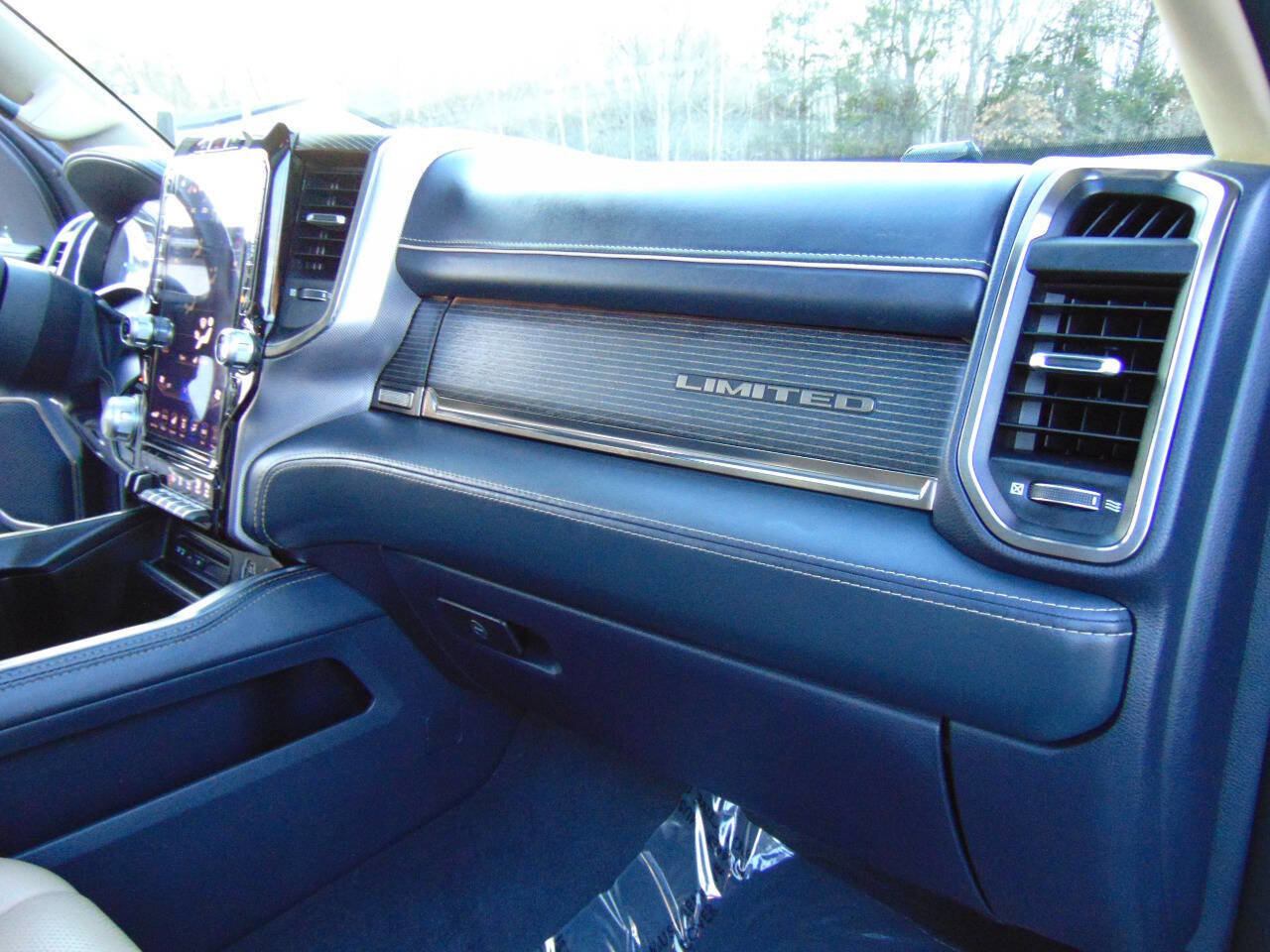 Used 2019 RAM 1500 Limited w/ Advanced Safety Group image 19