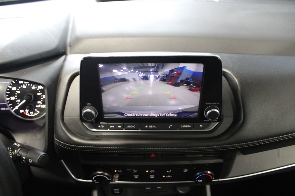 Used 2025 Nissan Rogue S AWD/4WD image 25