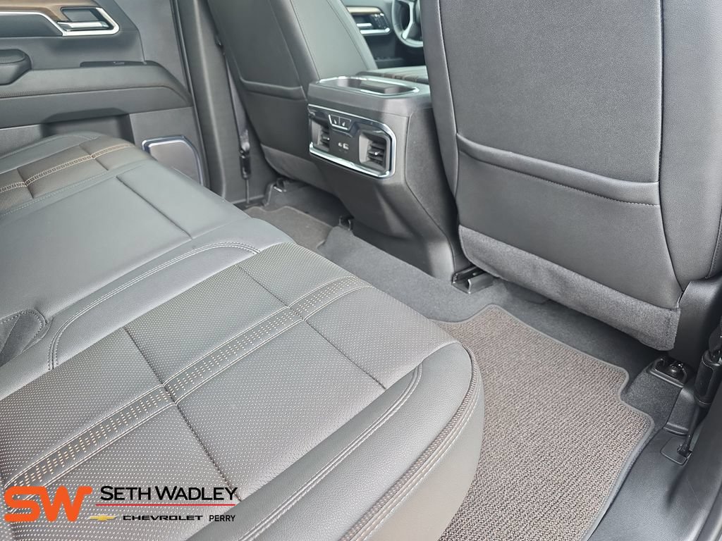 Used 2024 Chevrolet Silverado 2500 High Country w/ High Country Premium Package AWD/4WD image 11