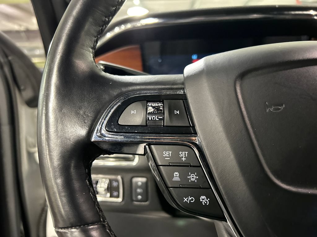 Certified 2023 Lincoln Navigator L Reserve AWD/4WD image 12