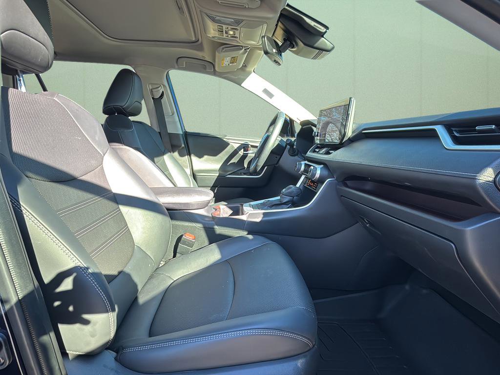 Used 2025 Toyota RAV4 Limited image 41