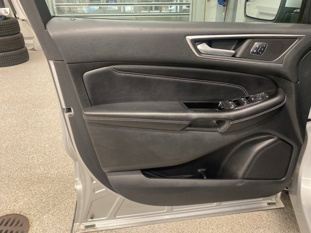 Used 2015 Ford Edge Titanium image 29