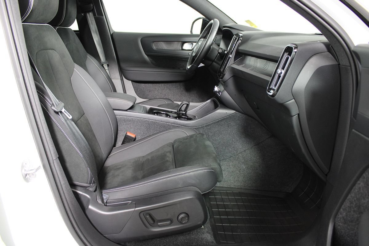 Used 2023 Volvo XC40 Recharge Plus w/ Protection Package Premier AWD/4WD image 10