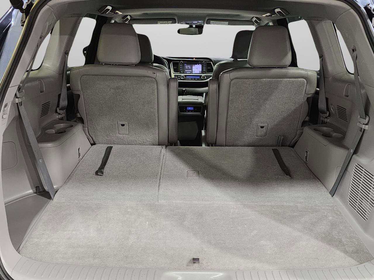 Used 2015 Toyota Highlander Limited w/ Driver Technology Package AWD/4WD image 33