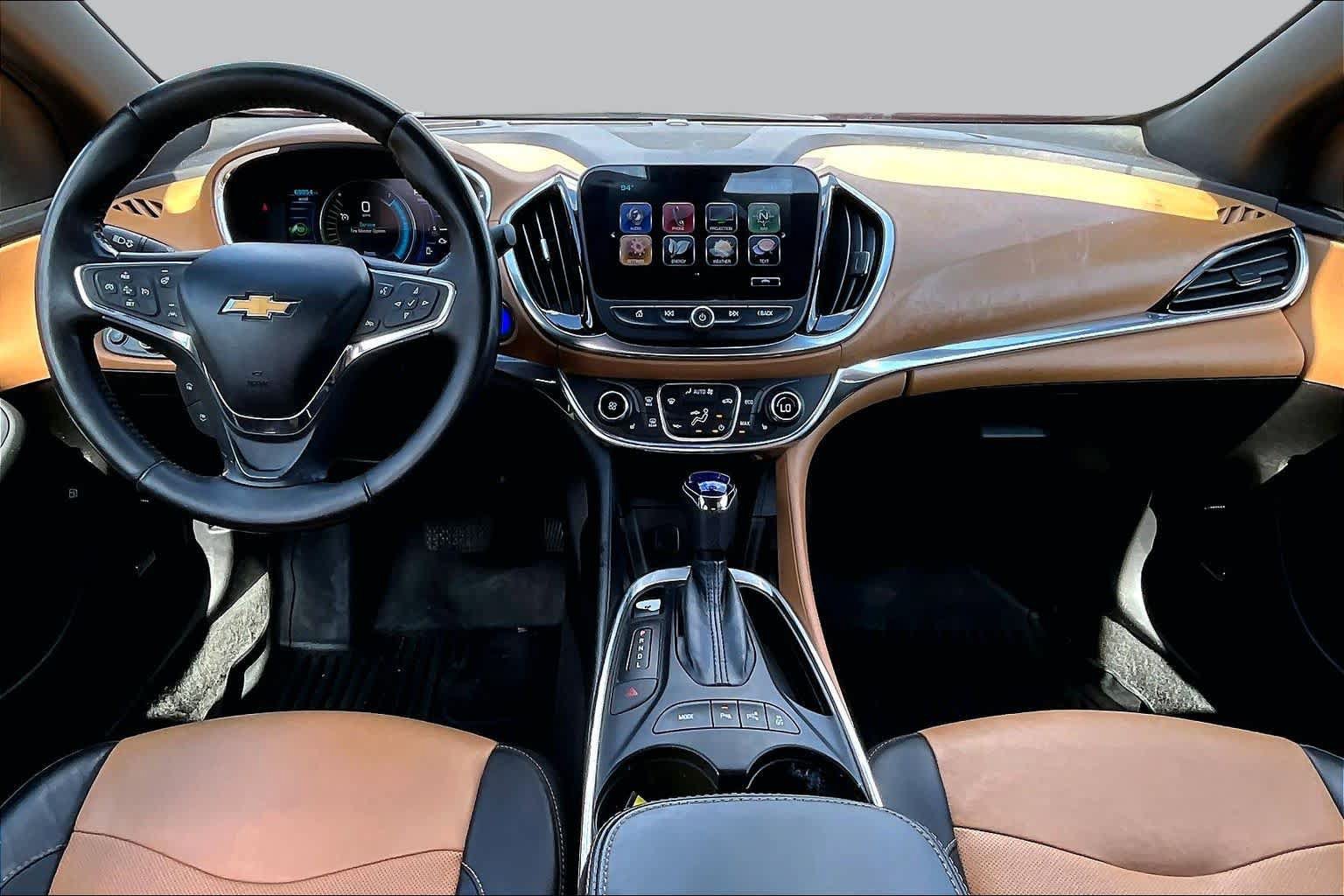 Used 2017 Chevrolet Volt Premier w/ Driver Confidence II Package FWD image 16