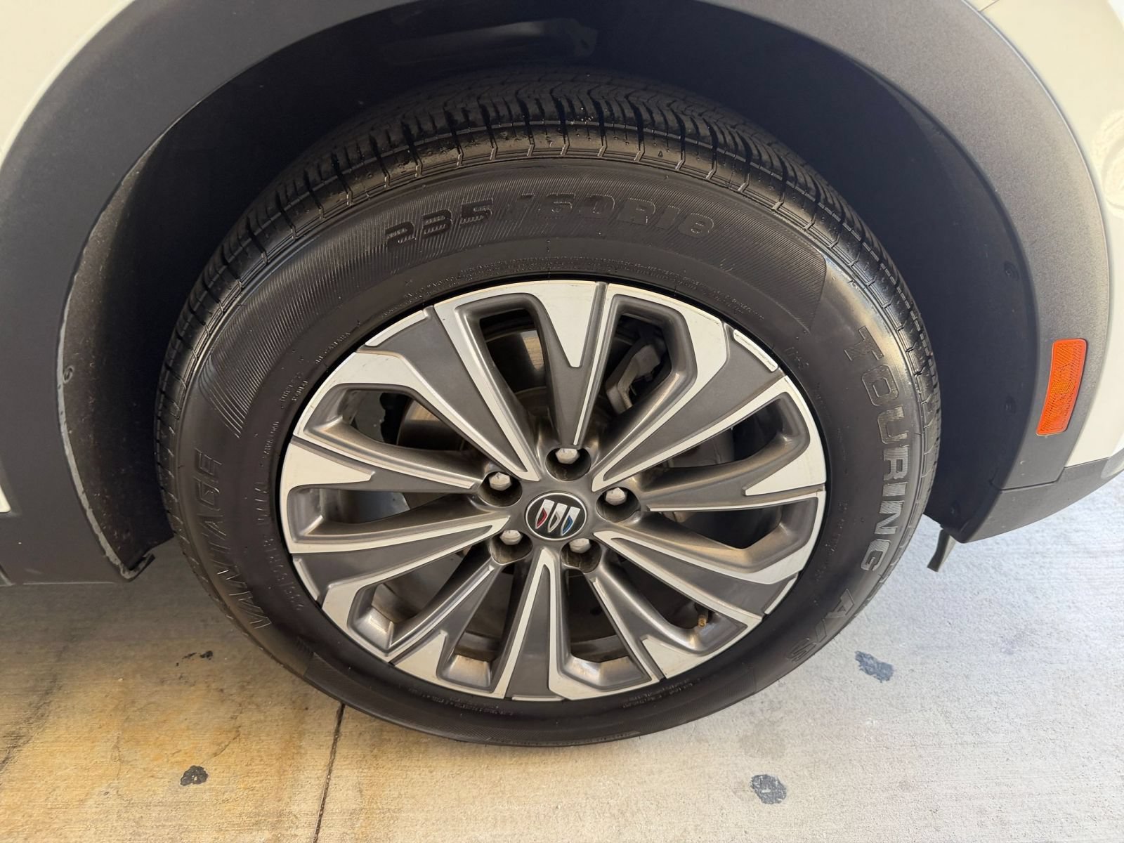 Used 2024 Buick Envision Preferred AWD/4WD image 30