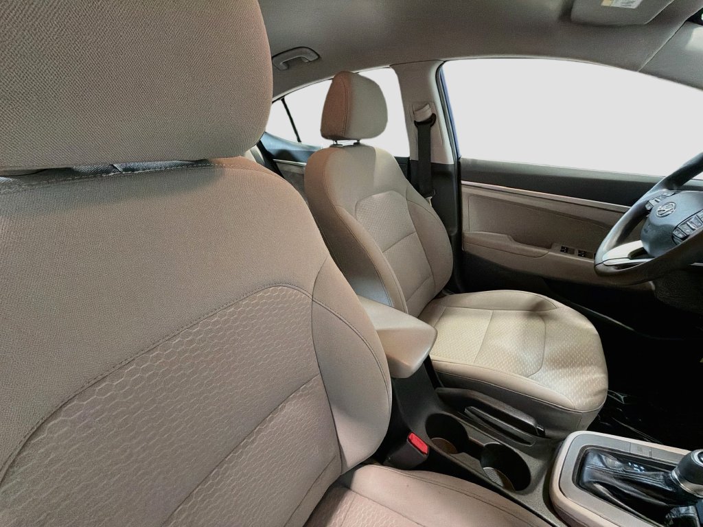 Used 2020 Hyundai Elantra SE FWD image 26