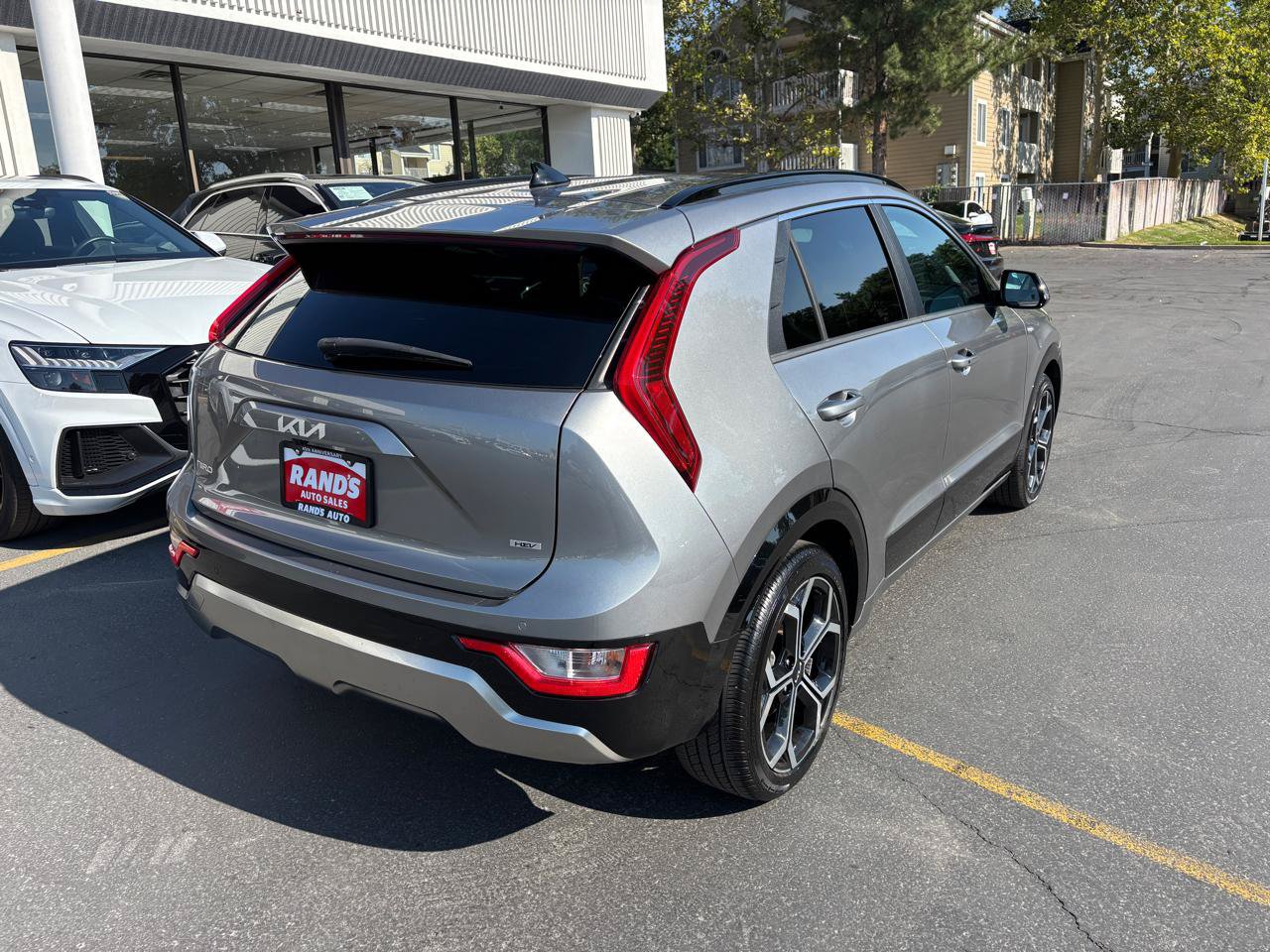 Used 2024 Kia Niro EX Touring FWD image 12