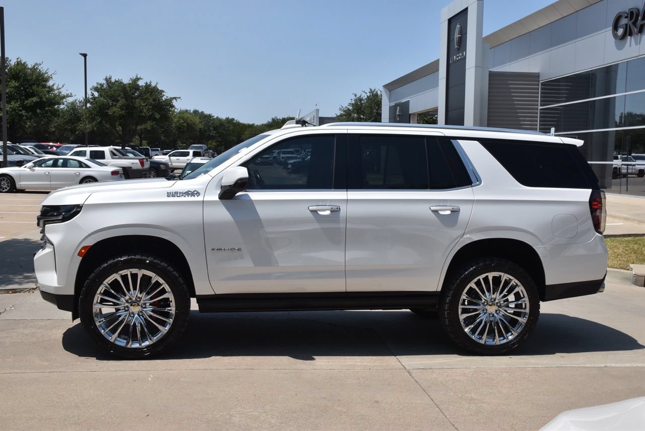 Used 2021 Chevrolet Tahoe High Country w/ Premium Package RWD image 12