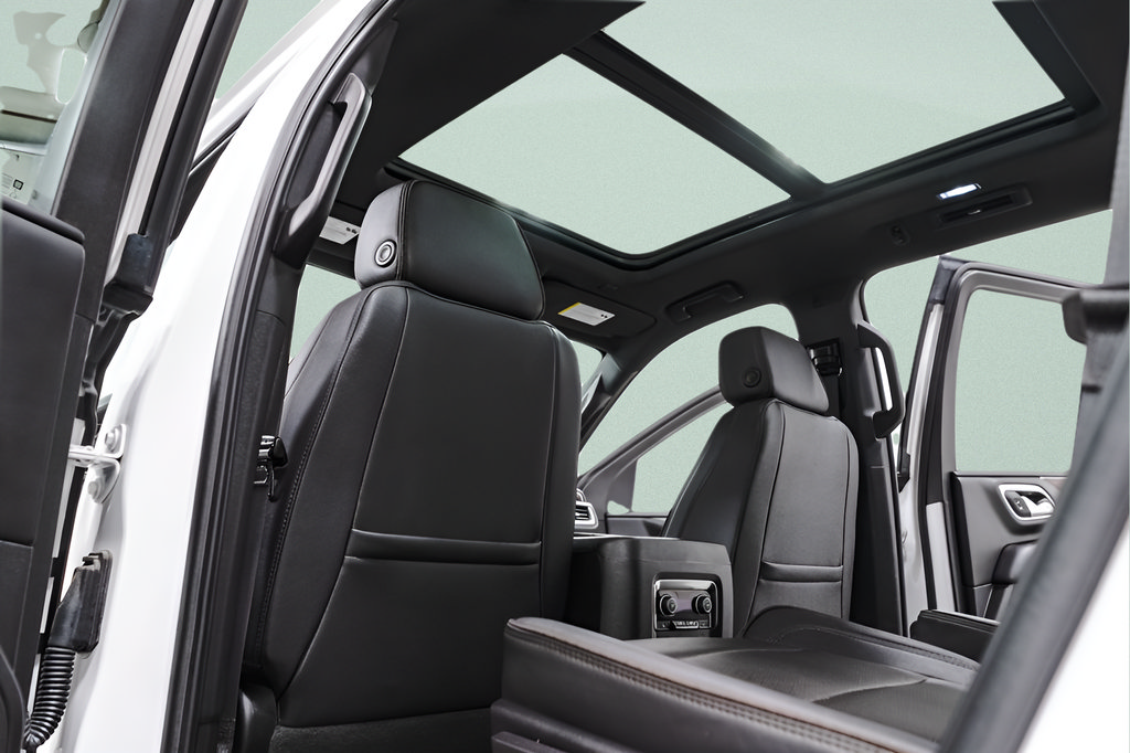 Used 2024 Chevrolet Tahoe High Country AWD/4WD image 28