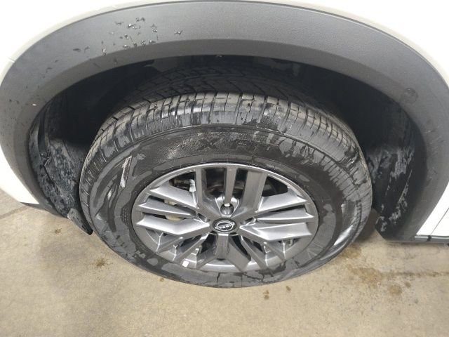 Used 2023 Nissan Rogue S image 10