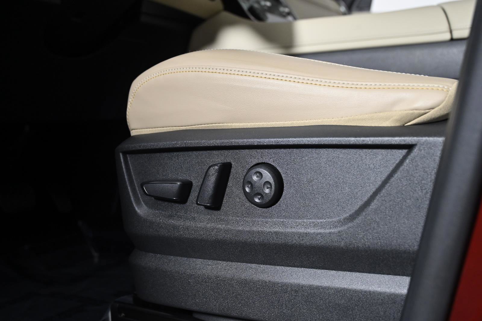 Used 2025 Nissan Armada Platinum image 28