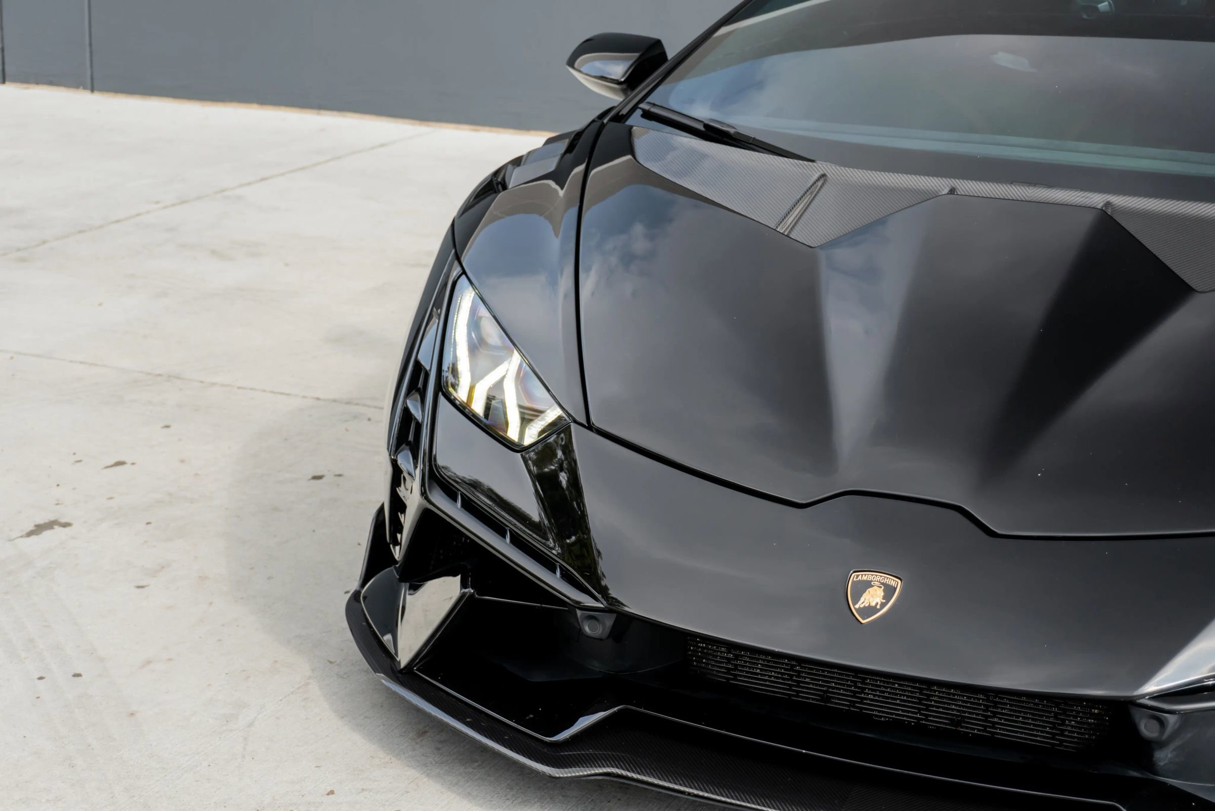 Used 2024 Lamborghini Huracan Tecnica image 28