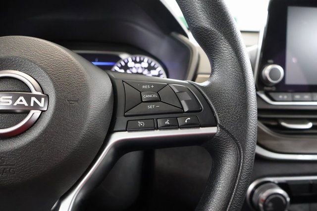Used 2024 Nissan Altima 2.5 SV FWD image 18