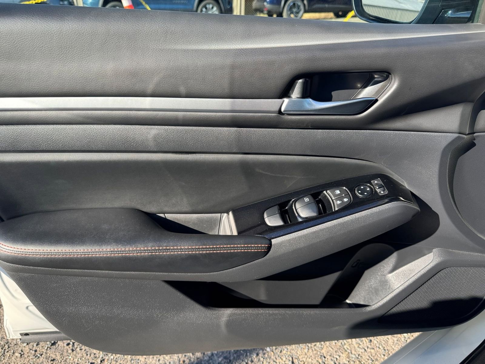 Used 2025 Nissan Altima 2.5 SR image 18